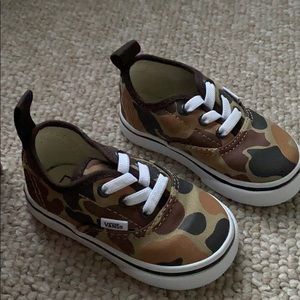 Infant camo Vans size 4